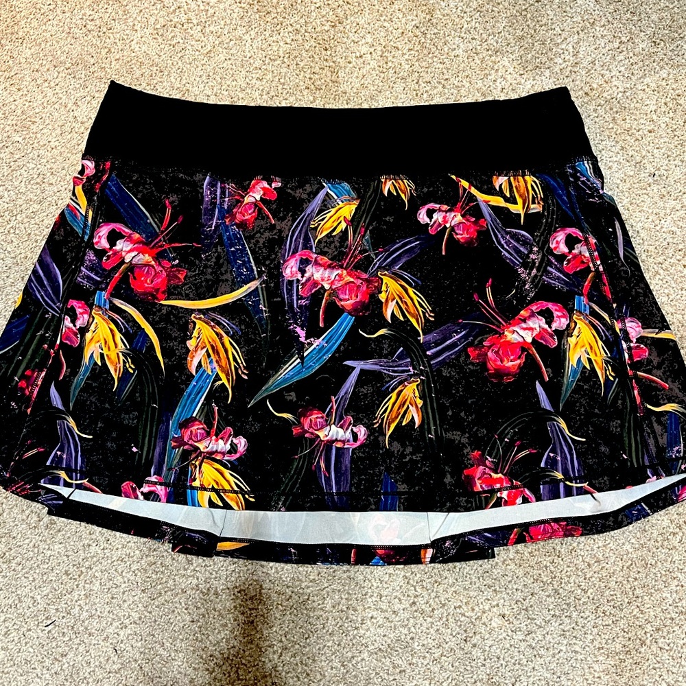 Gorgeous floral lululemon skirt